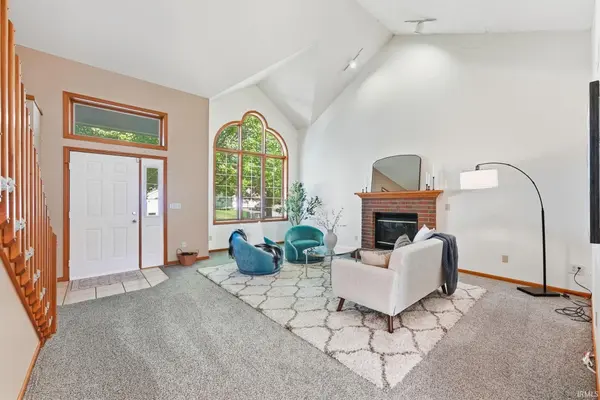 8325 Deer Brook PL, Fort Wayne, IN 46825