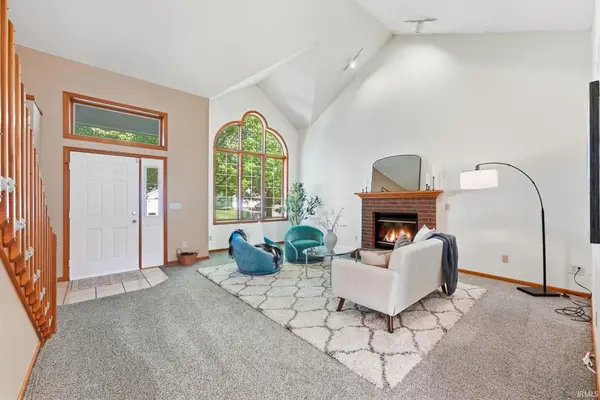 8325 Deer Brook PL, Fort Wayne, IN 46825