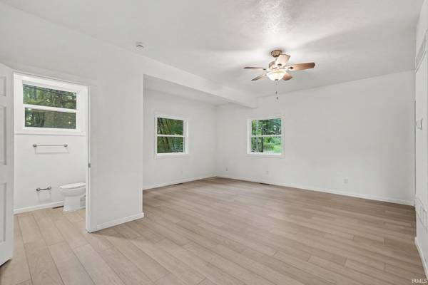 54470 Avalon DR, South Bend, IN 46628