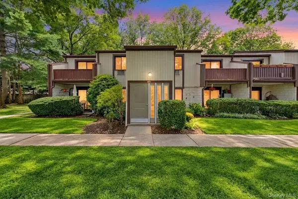 107 Richmond BLVD #4B, Ronkonkoma, NY 11779