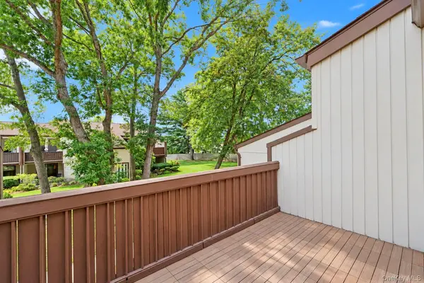 107 Richmond BLVD #4B, Ronkonkoma, NY 11779