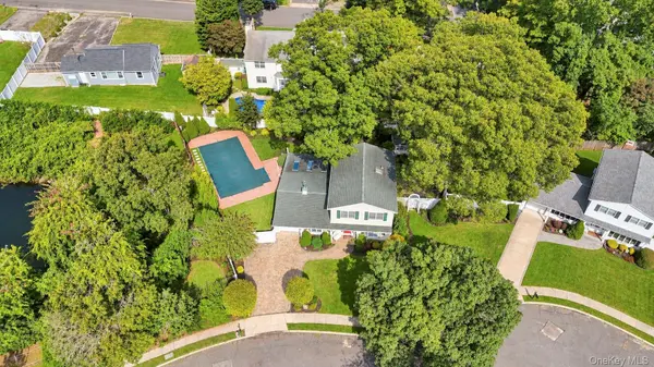 63 Birch ST, Lake Grove, NY 11755