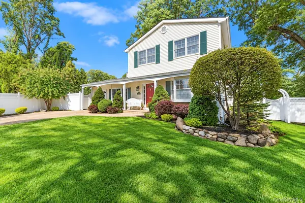 63 Birch ST, Lake Grove, NY 11755
