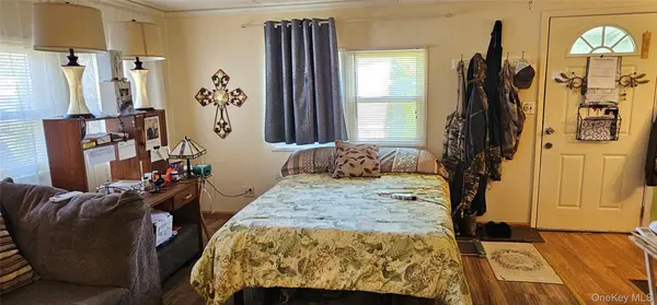 703 Fresh Pond AVE #101, Calverton, NY 11933