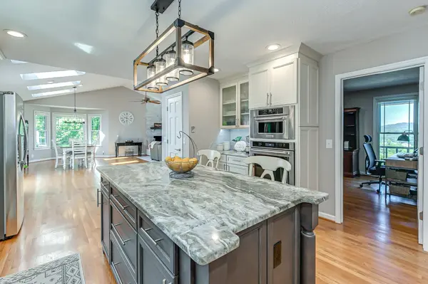 833 Long Hollow Pike, Goodlettsville, TN 37072