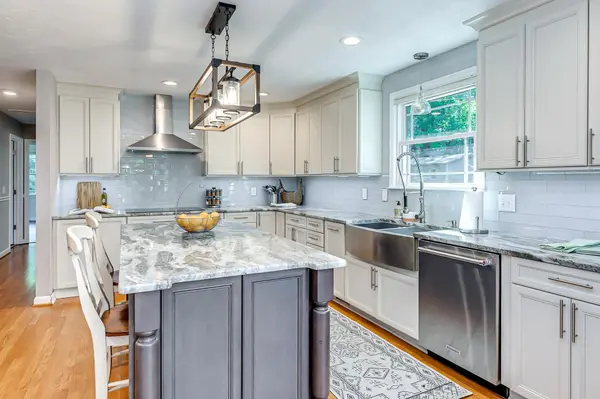 833 Long Hollow Pike, Goodlettsville, TN 37072