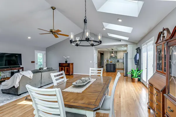 833 Long Hollow Pike, Goodlettsville, TN 37072