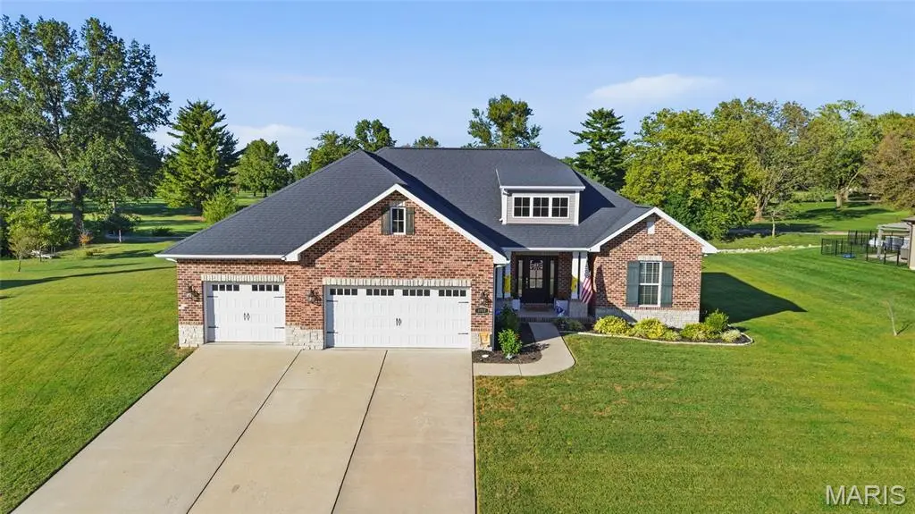 3717 Golfview CIR, Shiloh, IL 62221