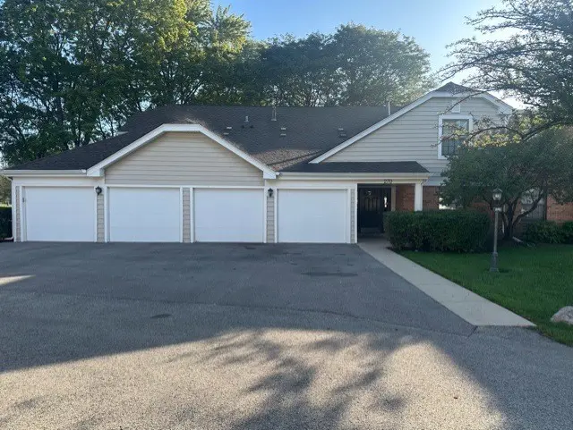 270 Kings Mill CT #A1, Schaumburg, IL 60193