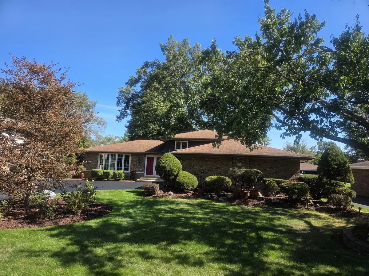 9953 S 82nd CT, Palos Hills, IL 60465