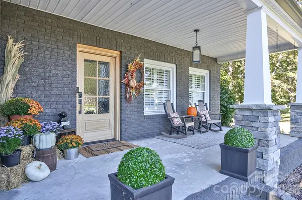 2659 US Highway 21 HWY, Hamptonville, NC 27020