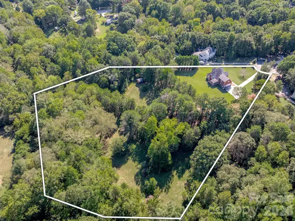 16506 Whispering Oaks LN, Fort Mill, SC 29708