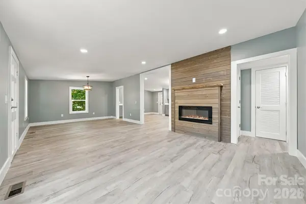 3952 Mountainside School RD, Lenoir, NC 28645