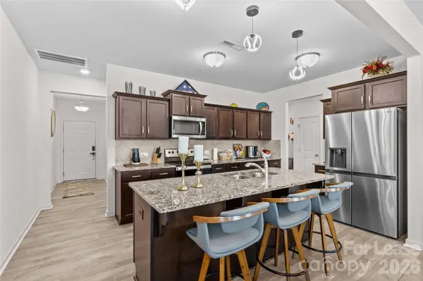 125 Mooring DR, Statesville, NC 28677