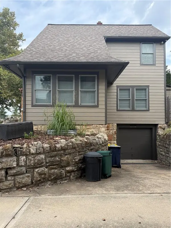 3729 State Line RD, Kansas City, MO 64111