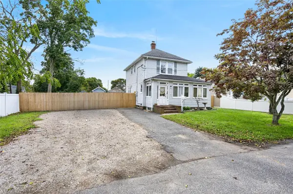 8 Juliet ST, Bay Shore, NY 11706