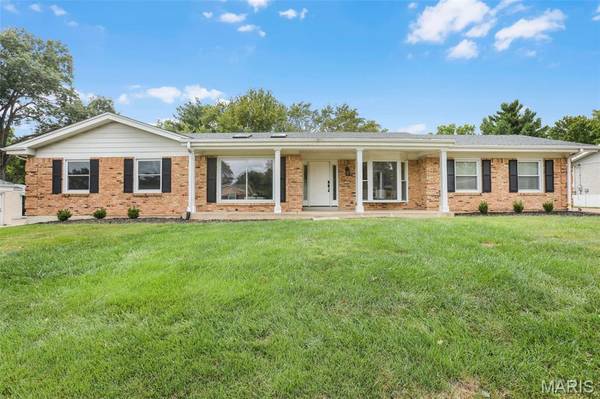 214 Glen Cove DR, Chesterfield, MO 63017