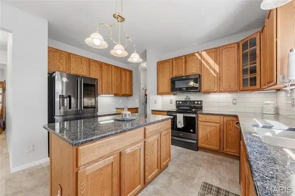 559 John Meyer DR, St Charles, MO 63304