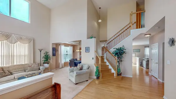 404 Hackney LN, Oswego, IL 60543