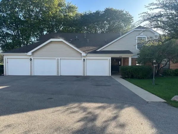 270 Kings Mill CT #A1, Schaumburg, IL 60193
