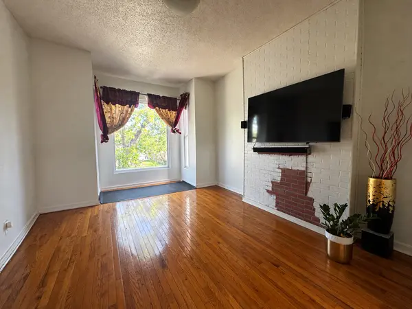 6830 S Langley AVE, Chicago, IL 60637