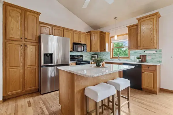 600 Topaz LN, Hudson, WI 54016