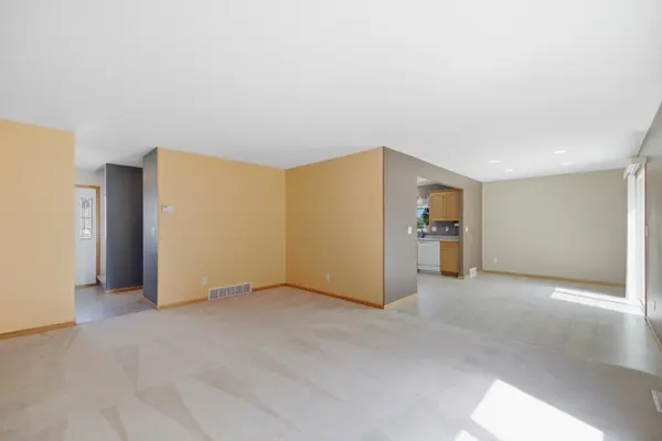 507 19th AVE W, West Fargo, ND 58078