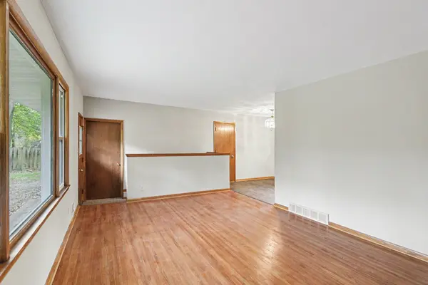 4040 Merriam RD, Minnetonka, MN 55305