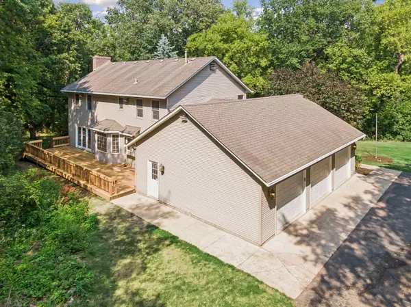 5 Acorn DR, Sunfish Lake, MN 55077