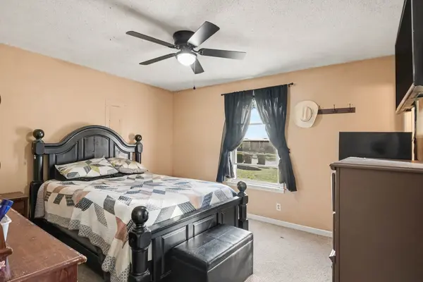 1511 Linden Dr, Clarksville, TN 37042