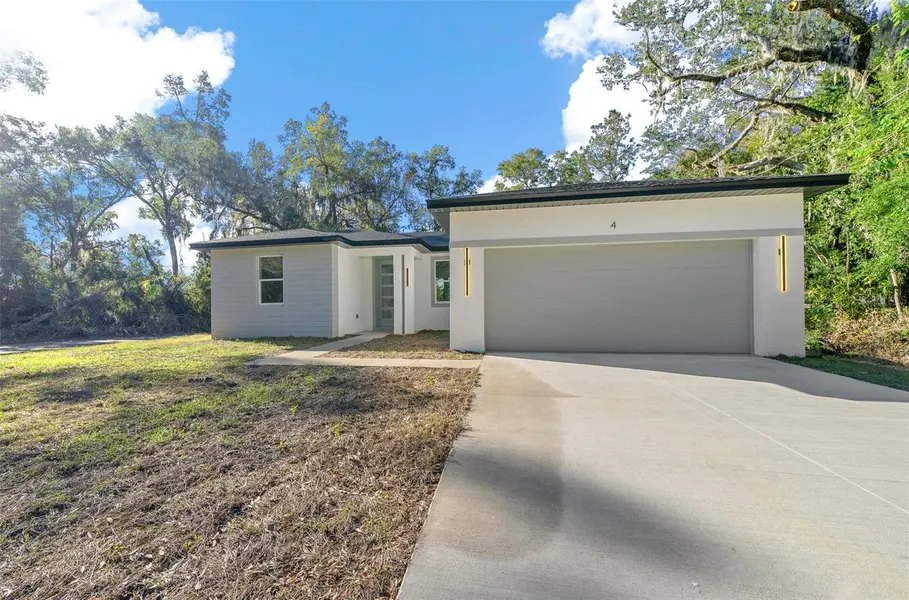 4 OAK CIR, Ocala, FL 34472