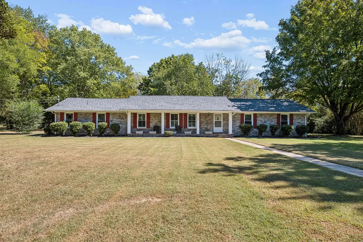146 W Clearview Dr, Murfreesboro, TN 37128