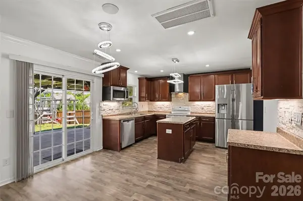 8824 Merrie Rose AVE, Charlotte, NC 28213