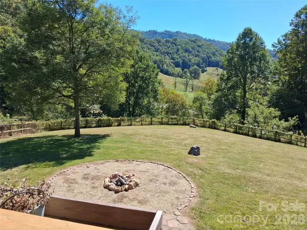101 Trinity DR, Clyde, NC 28721
