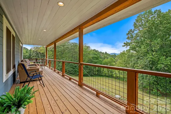 140 Gun Club DR, Marshall, NC 28753