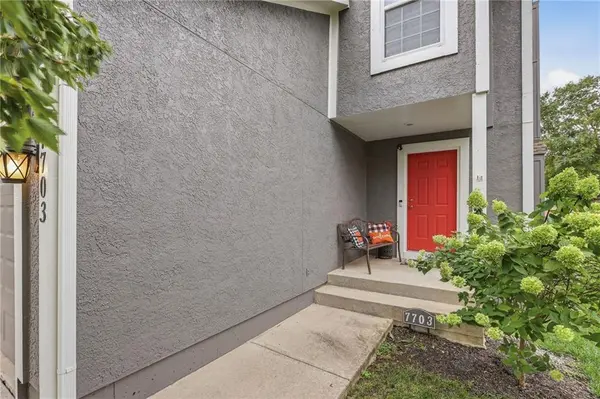 7703 W 148th ST, Overland Park, KS 66223