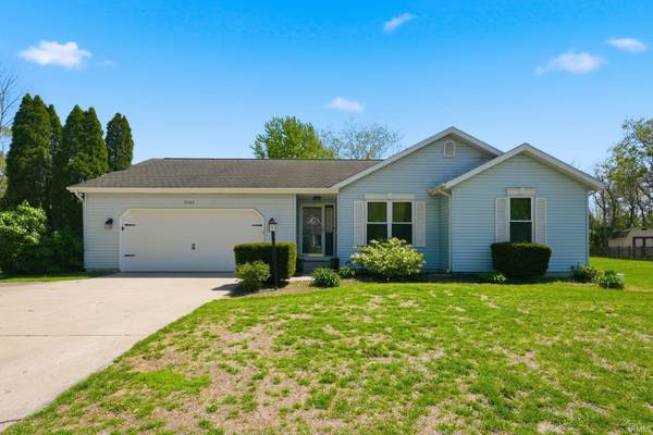 10424 Courtney LN, Granger, IN 46530-5813