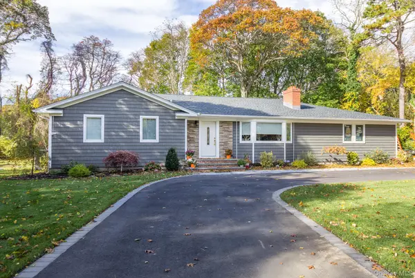 50 Melrose Pkwy, East Patchogue, NY 11772