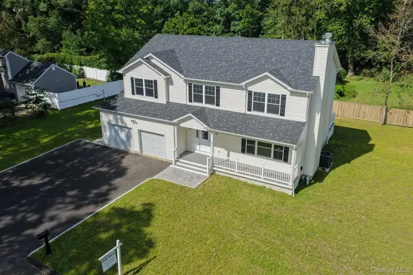 21 Fulton ST, Centereach, NY 11720