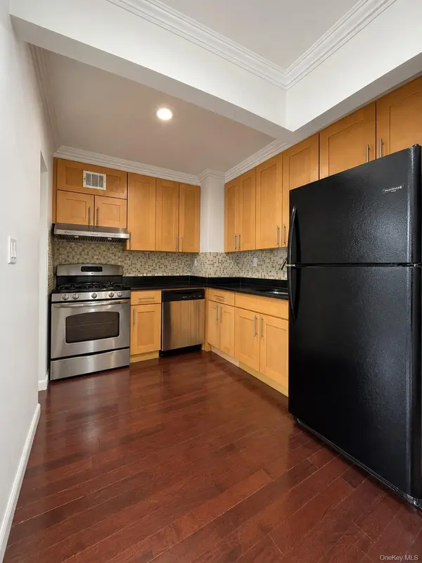 36-41 169th ST #2E, Flushing, NY 11358