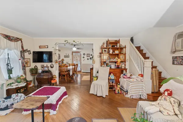 128 Fairfield ST, Valley Stream, NY 11581