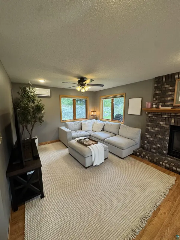 10 Falls Ave, Carlton, MN 55718