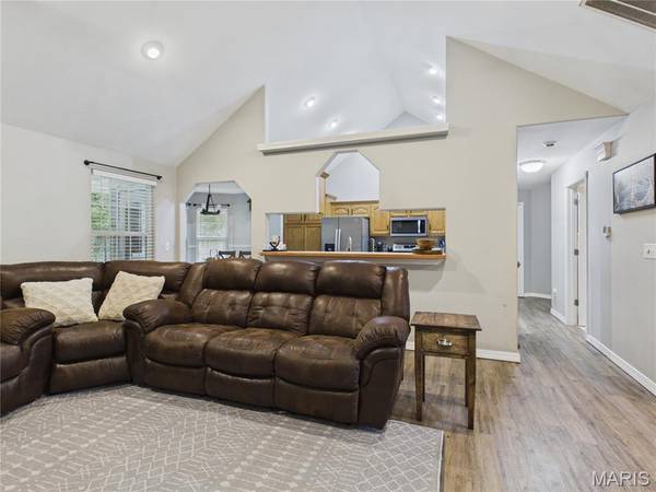 21165 Hideaway LN, St Robert, MO 65584
