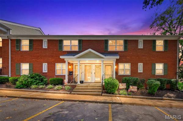 1418 Oriole PL, Brentwood, MO 63144