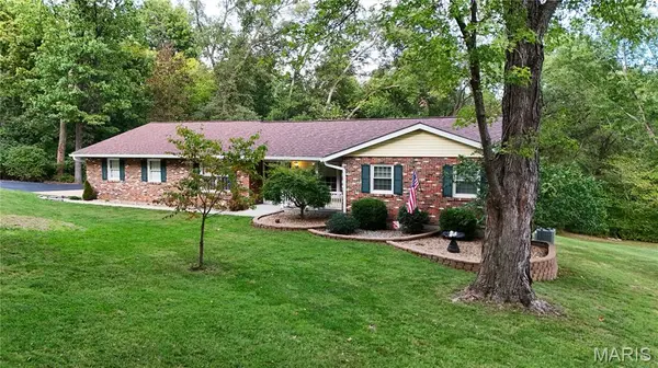 110 Summerset LN, Festus, MO 63028