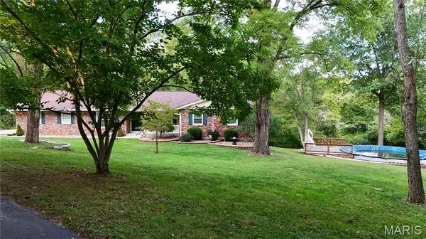 110 Summerset LN, Festus, MO 63028