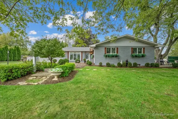 39W440 Campton Hills DR, Campton Hills, IL 60175