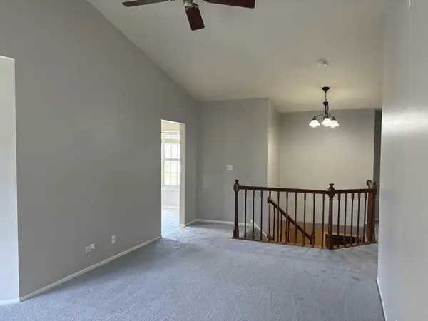 238 Green Knoll LN #238, Streamwood, IL 60107