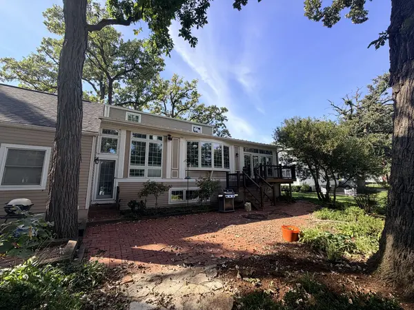 235 S Oak ST, Itasca, IL 60143