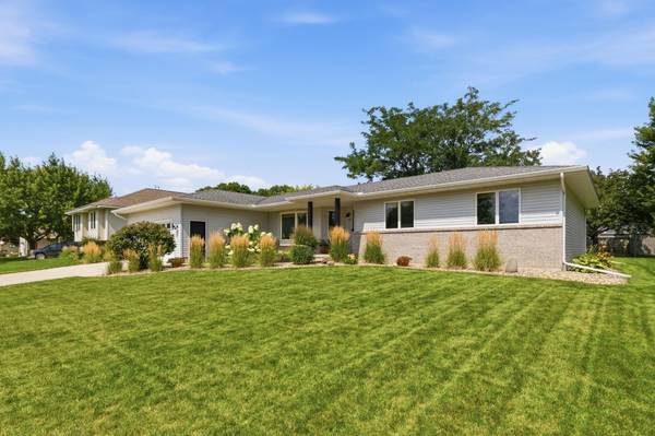 137 Elk DR SE, Hutchinson, MN 55350